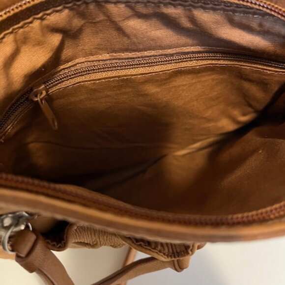 Fossil crossbody leather bag. - Picture 4 of 4